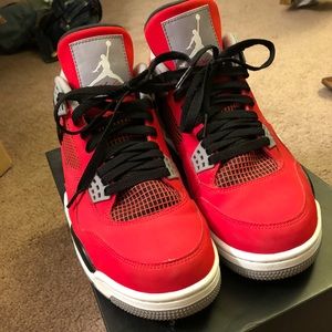 Air Jordan toro bravo 4 size 10.5